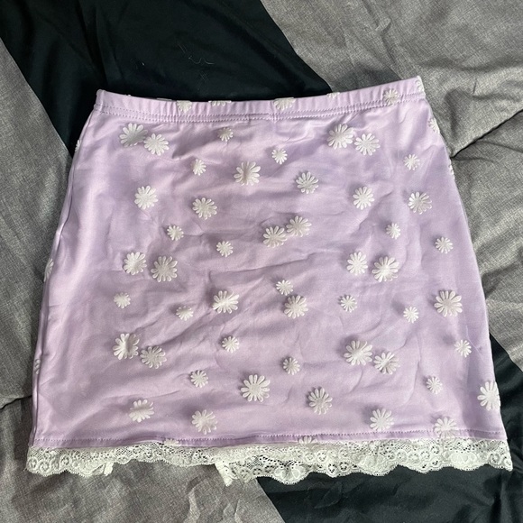 Shein purple mini skirt with lace - Picture 2 of 2